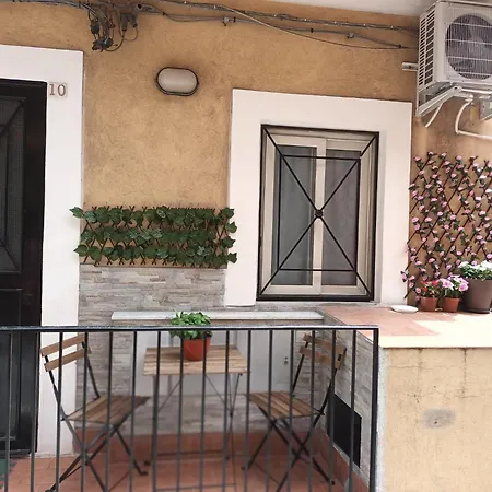 Lettoecornetto Casavacanze * Aeroporto di Catania Fontana Rossa